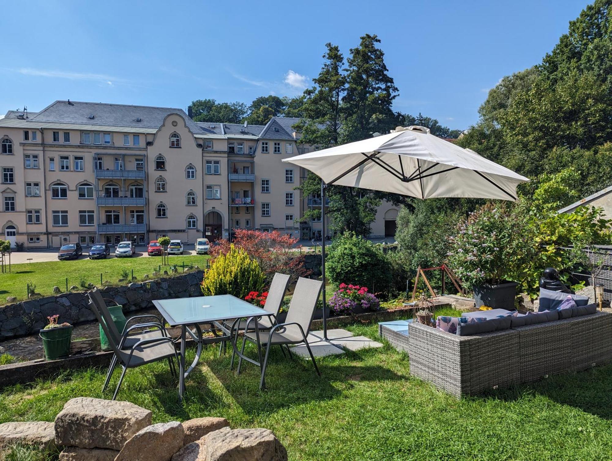 Famzi - Urlaubsmagie - Familienwohnung Mit Gemeinschaftsgarten, -Sauna & -Pool Sebnitz Exterior photo