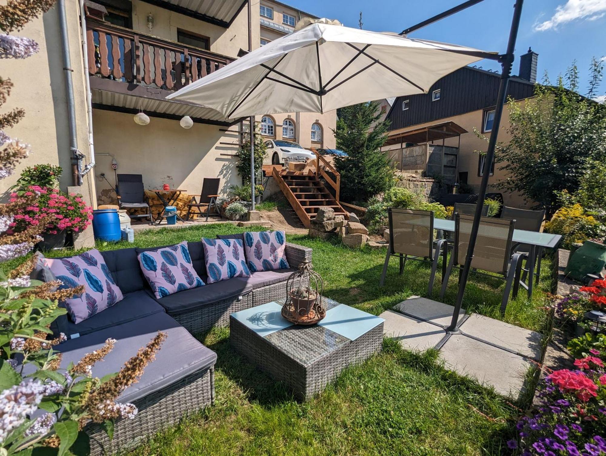 Famzi - Urlaubsmagie - Familienwohnung Mit Gemeinschaftsgarten, -Sauna & -Pool Sebnitz Exterior photo