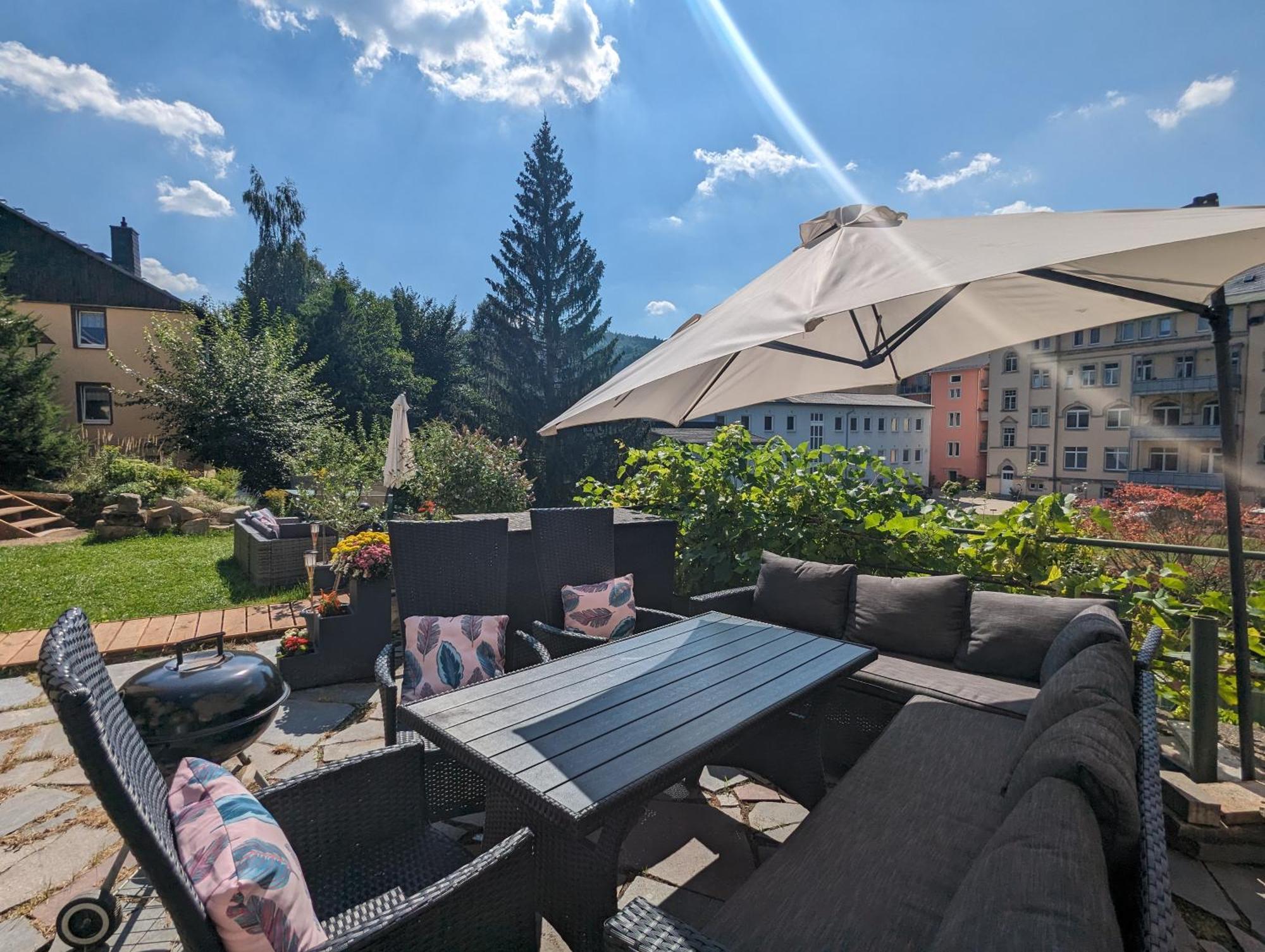 Famzi - Urlaubsmagie - Familienwohnung Mit Gemeinschaftsgarten, -Sauna & -Pool Sebnitz Exterior photo