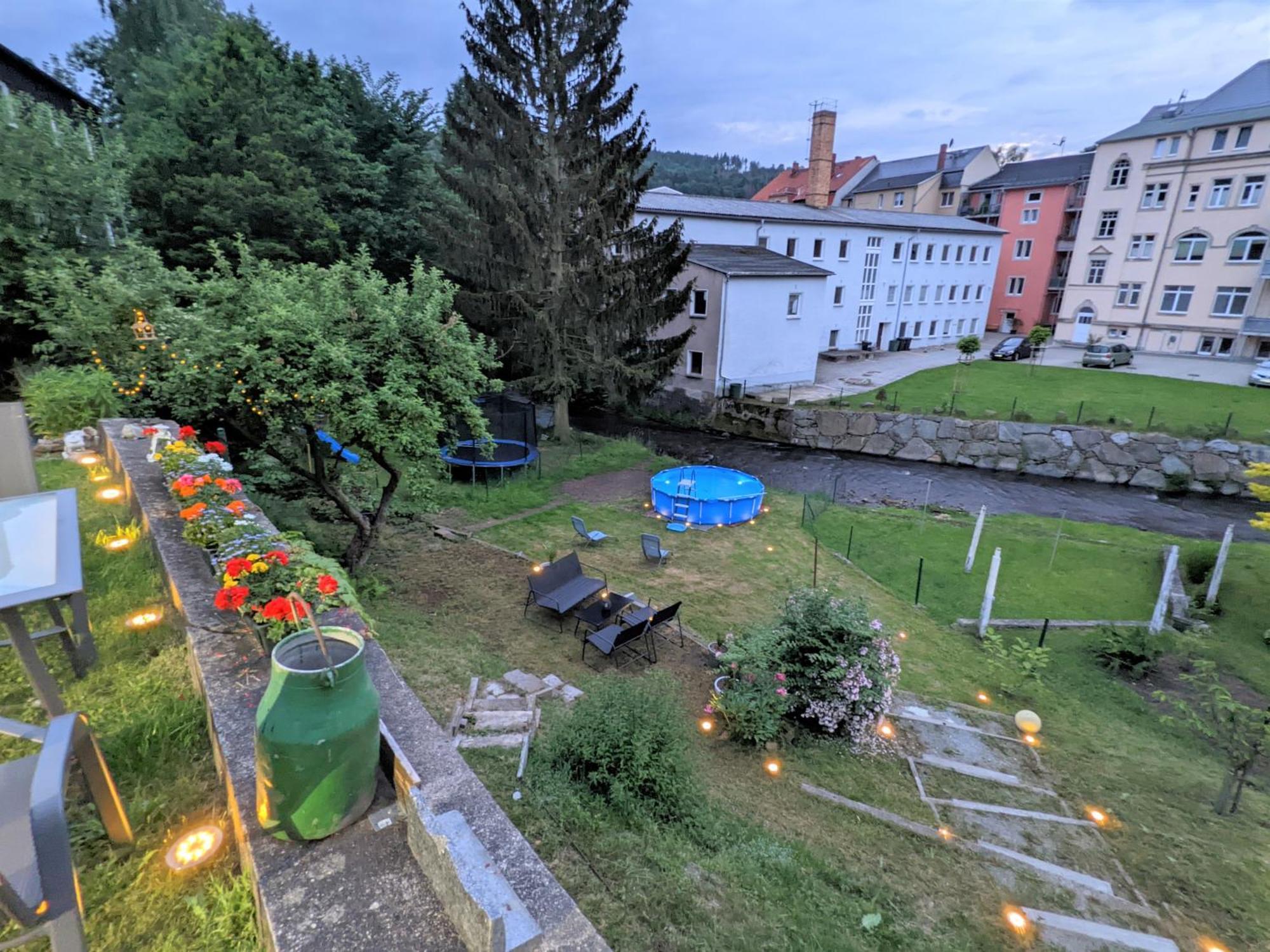 Famzi - Urlaubsmagie - Familienwohnung Mit Gemeinschaftsgarten, -Sauna & -Pool Sebnitz Exterior photo