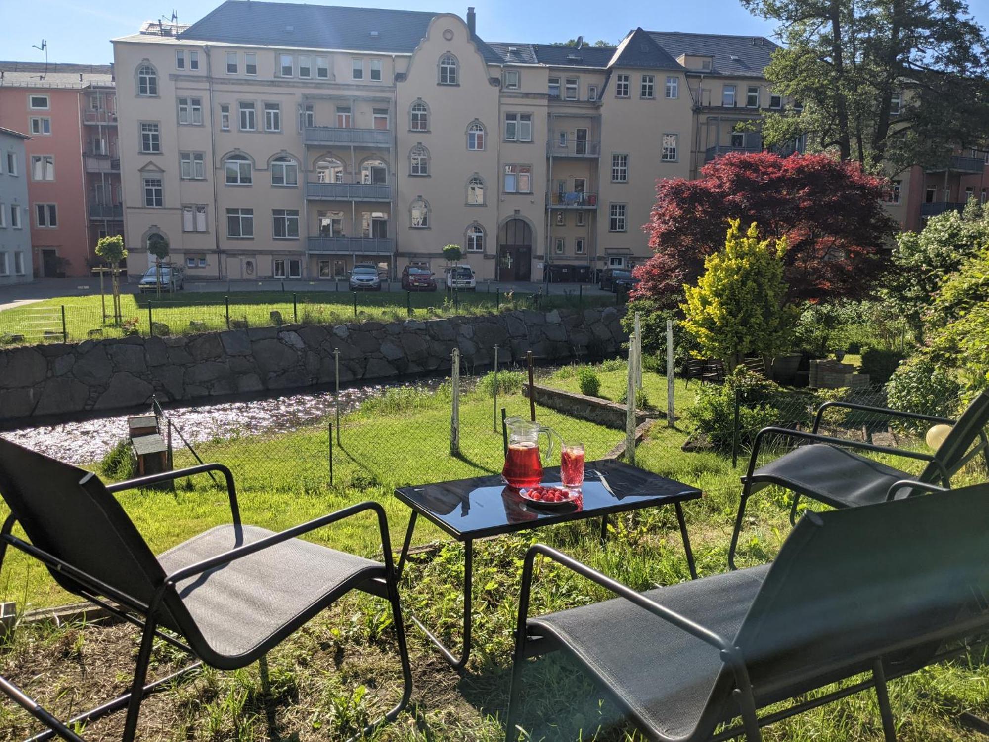 Famzi - Urlaubsmagie - Familienwohnung Mit Gemeinschaftsgarten, -Sauna & -Pool Sebnitz Exterior photo